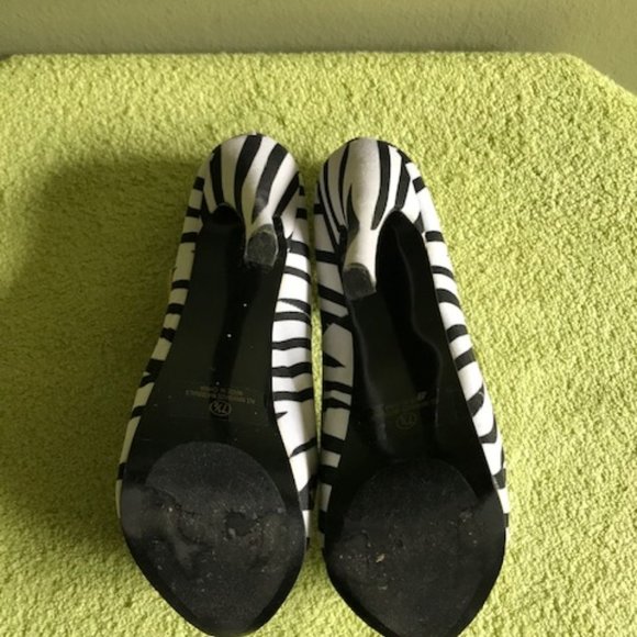 ALBA Zebra print platform heels size 7.5 - Picture 5 of 8